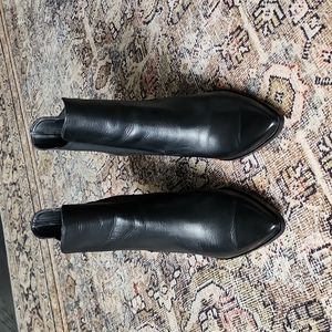 STUNNING Steve Madden black leather slip on bootie!